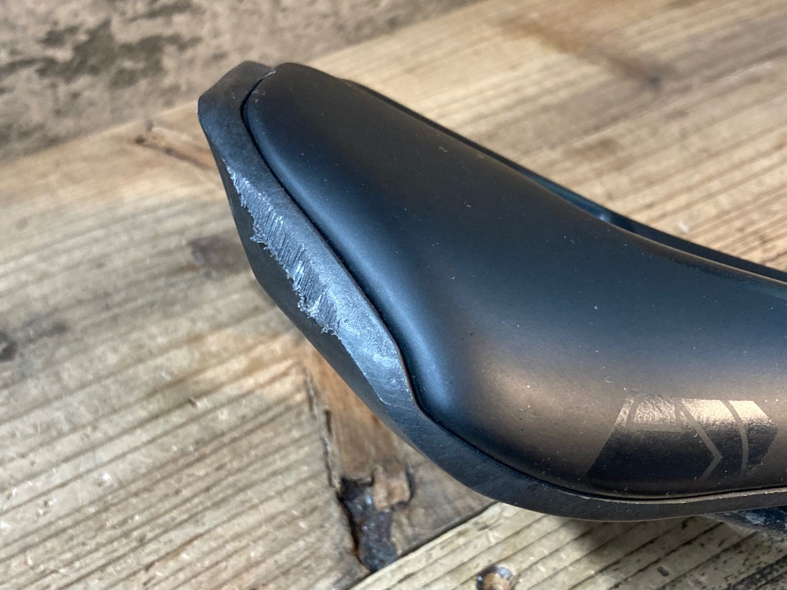 JV755 シマノ SHIMANO PRO STEALTH CURVED TEAM サドル 黒 カーボン 
