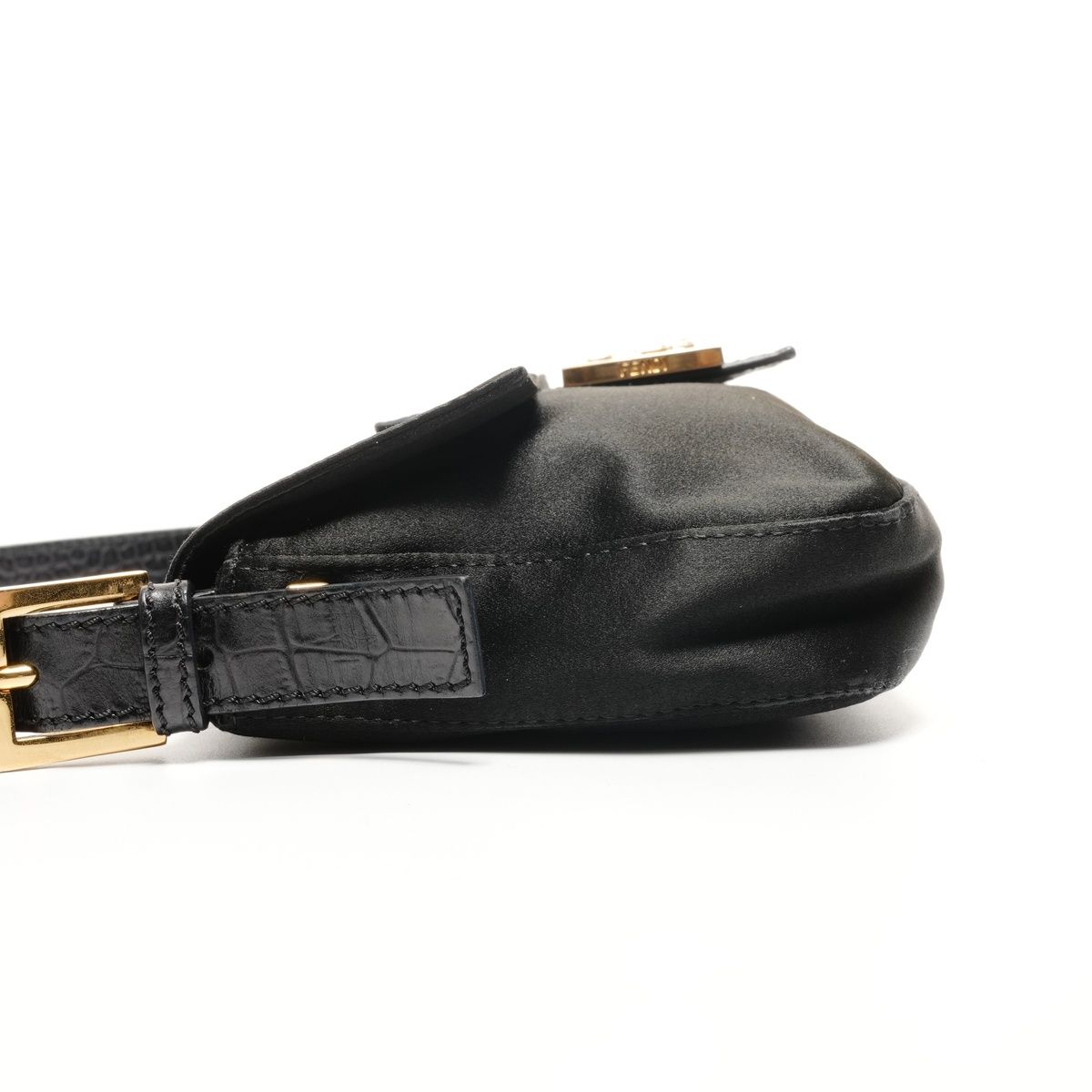 FENDI フェンディ ショルダーバッグ サテン マンマ バケット ビジュー 