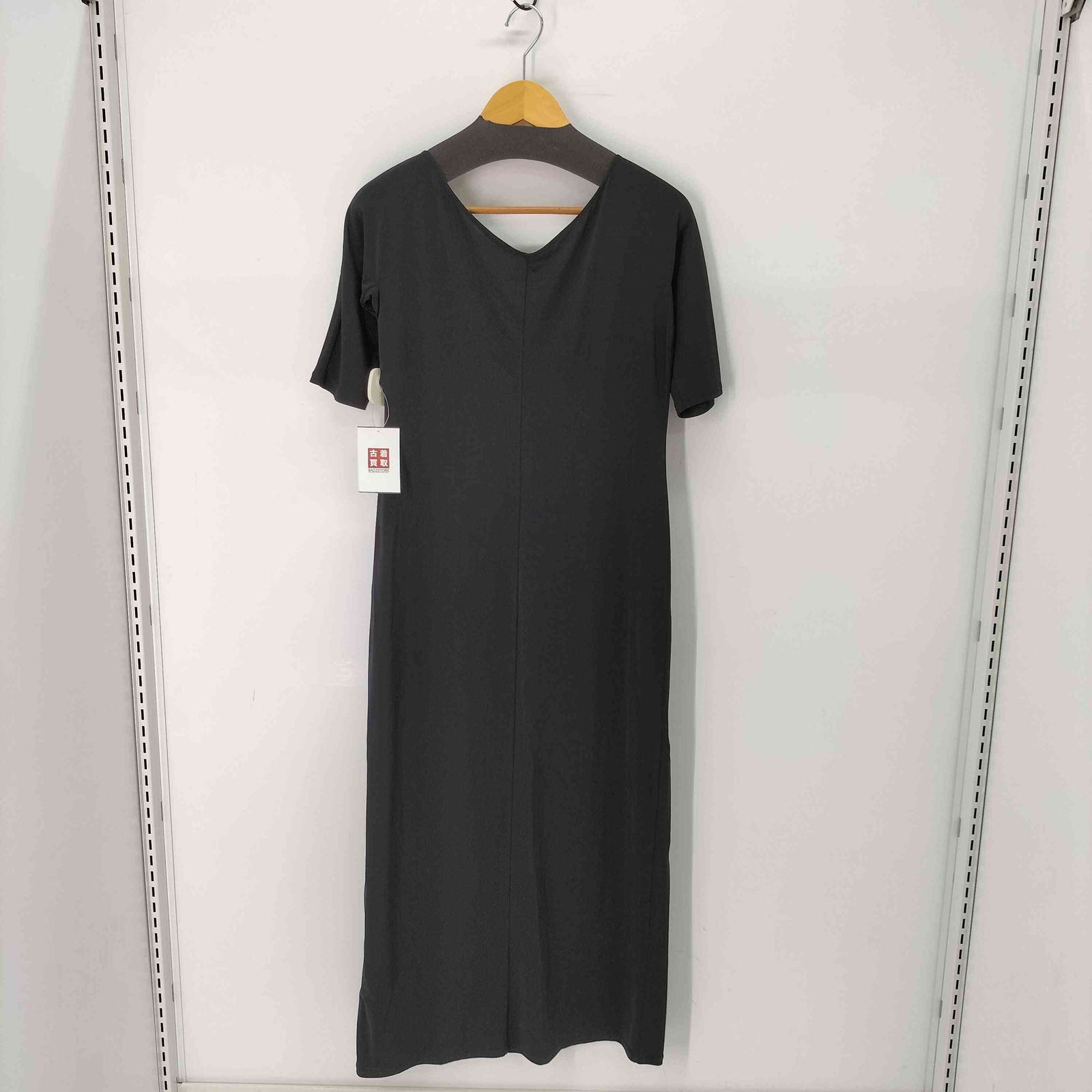 DKNY ダナ・キャランニューヨークワンピース　未使用　NYにて購入 ダナキャランニューヨーク DKNY 五分袖 Vネックロングワンピース