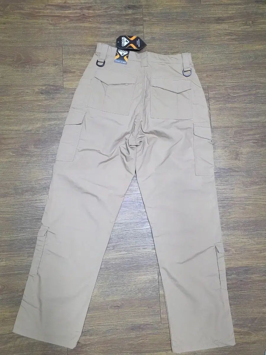 タクティカル パンツ