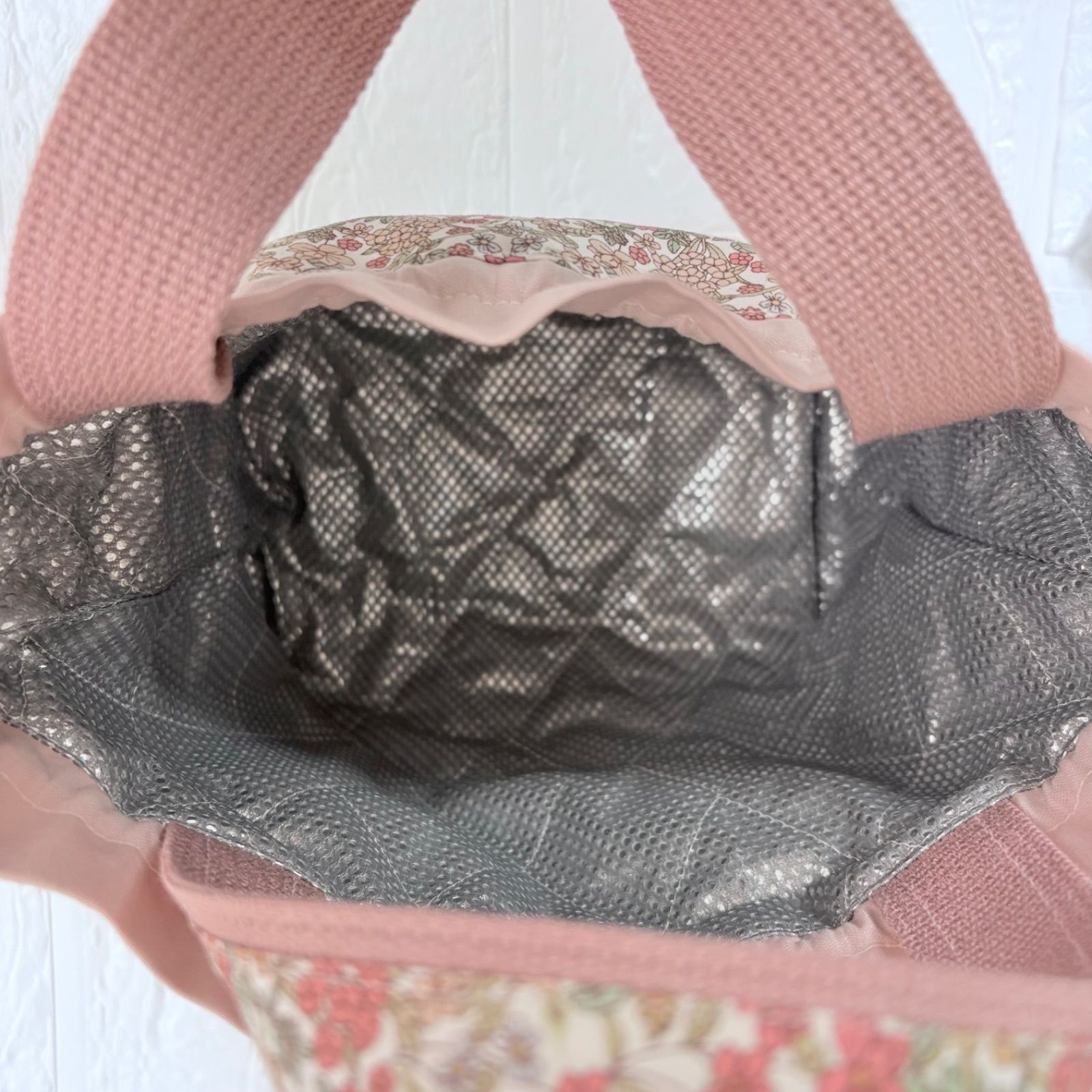 ハンドメイド】花柄 保温保冷 巾着トートランチバッグ - メルカリ