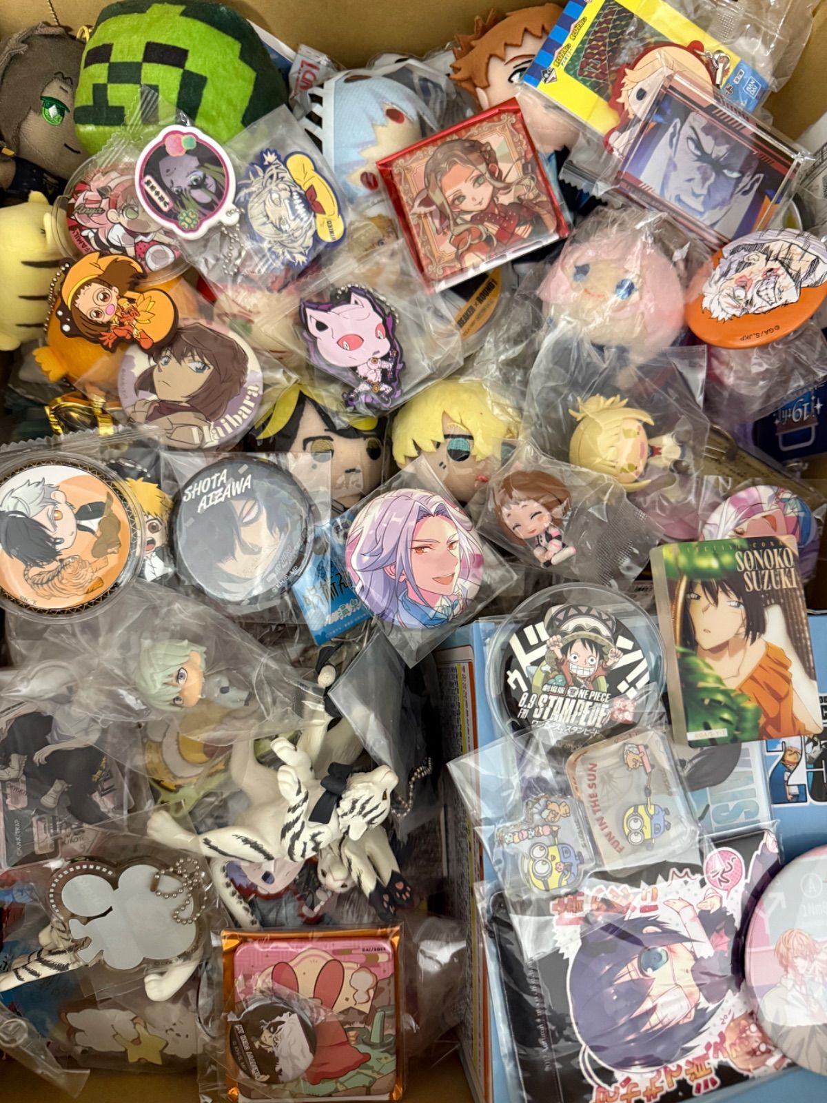 大特価！ アニメグッズ等 缶バッジ キーホルダー クリアファイル