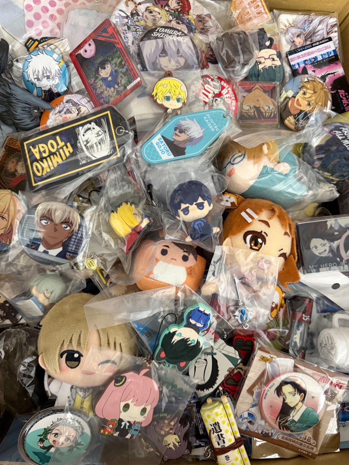 大特価！ アニメグッズ等 缶バッジ キーホルダー クリアファイル