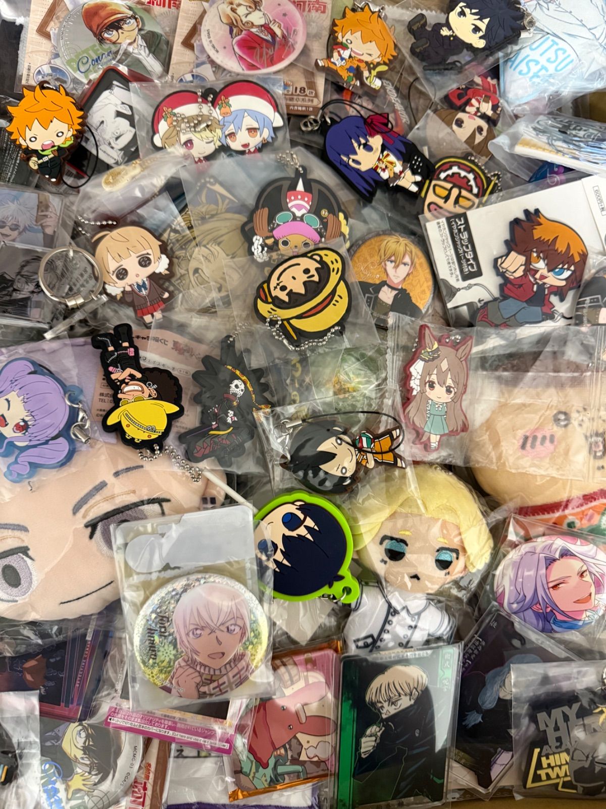 大特価！ アニメグッズ等 缶バッジ キーホルダー クリアファイル