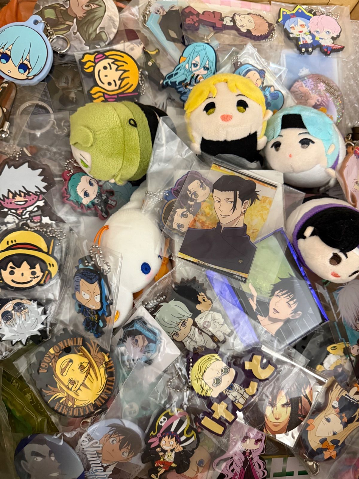 大特価！ アニメグッズ等 缶バッジ キーホルダー クリアファイル