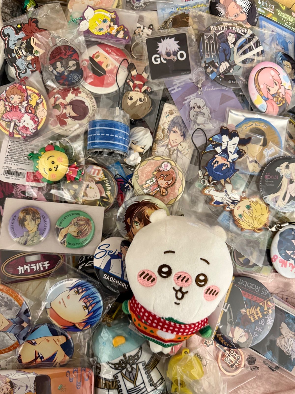 大特価！ アニメグッズ等 缶バッジ キーホルダー クリアファイル