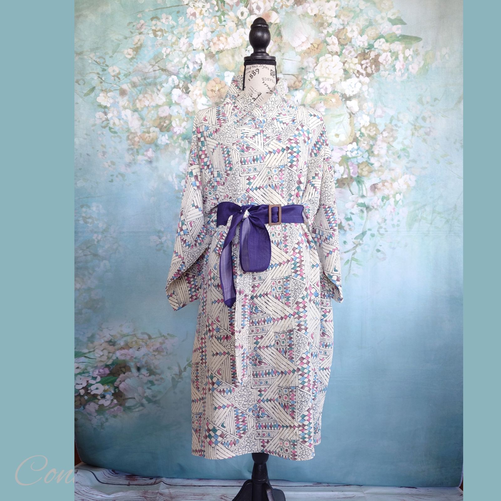 d98 重ね衿ワンピース ベルト付き 着物リメイク 幾何学模様 - メルカリ