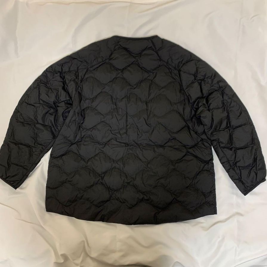 ユニクロ ホワイトマウンテニアリング 軽量ダウン 4XL