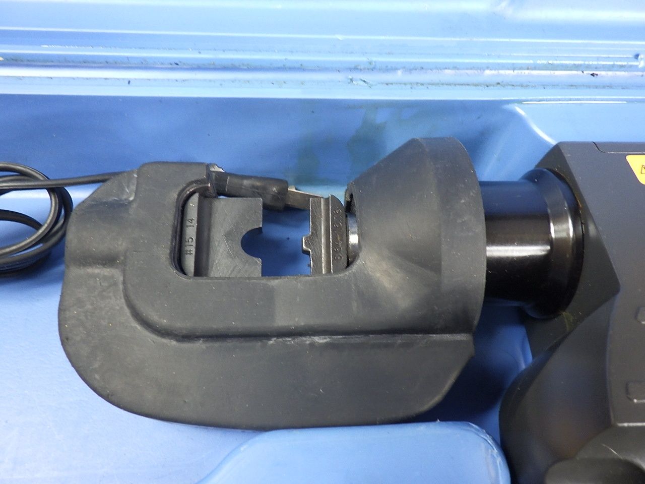 付属のバッテリー使えません IZUMI 泉精器 REC-15 G 電動油圧式工具 充電式 圧着 ERobo イズミ 本体動作 品