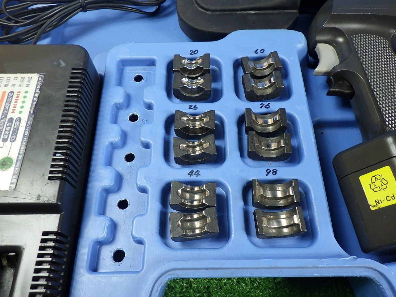  付属のバッテリー使えません IZUMI 泉精器 REC-15 G 電動油圧式工具 充電式 圧着 ERobo イズミ 本体動作 品 その他 電動工具 エア工具