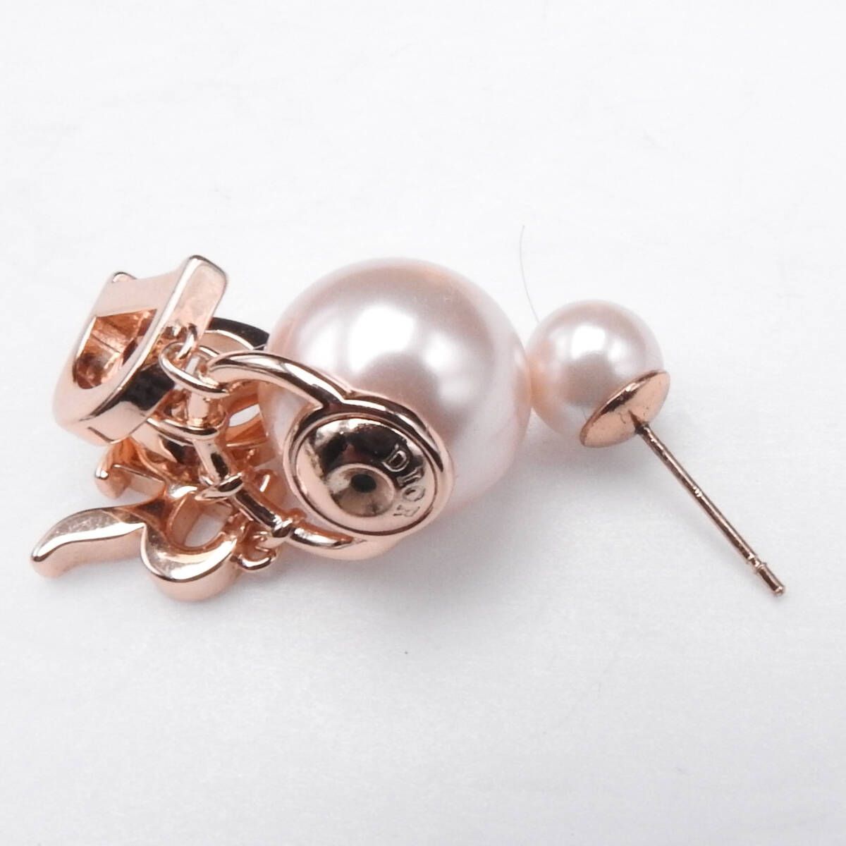 DIOR ディオール パール ロゴ ピアス ピンクカラー レディース - メルカリ