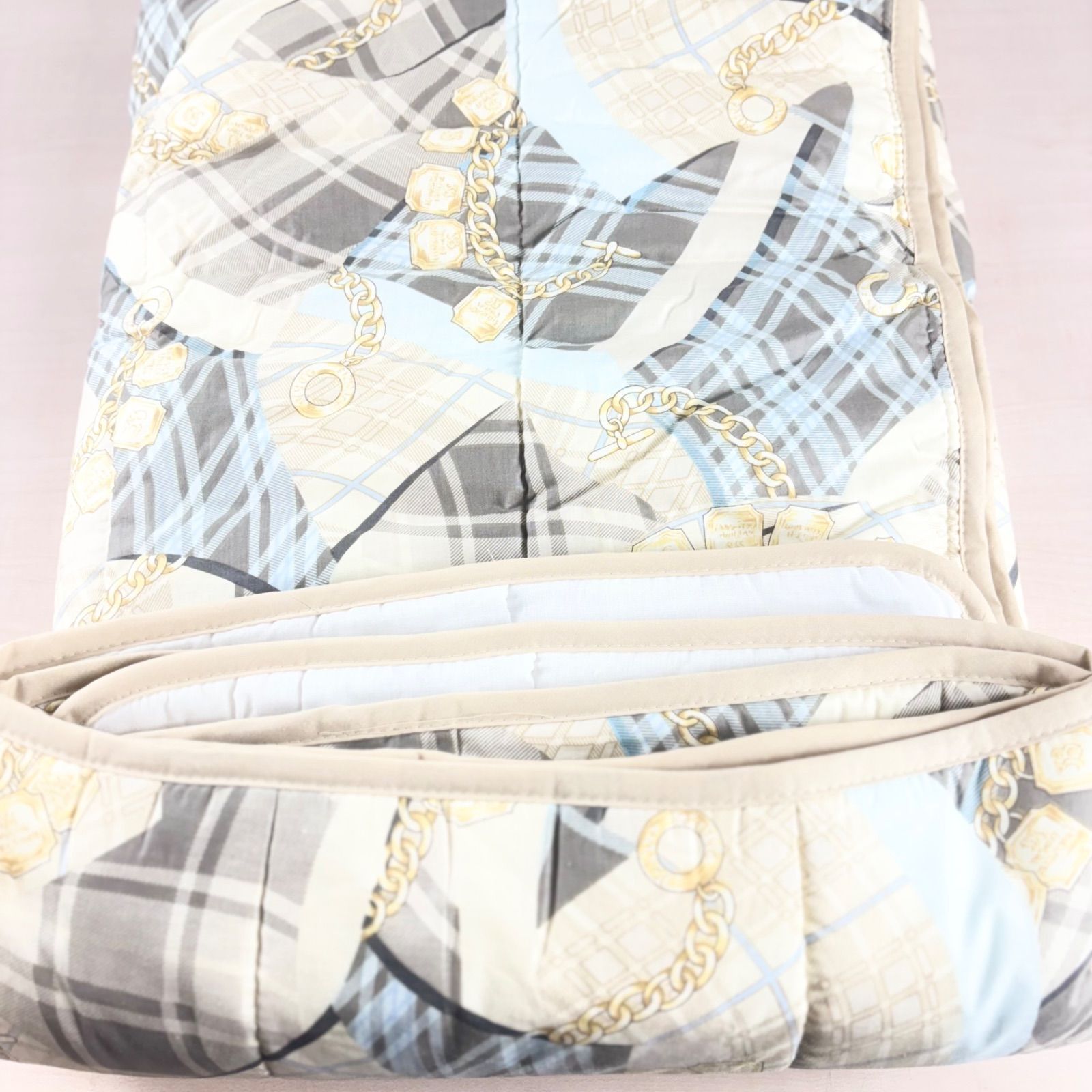 新品未使用】CELINE 西川産業 合繊掛ふとん 肌掛けふとん 140×190cm 綿