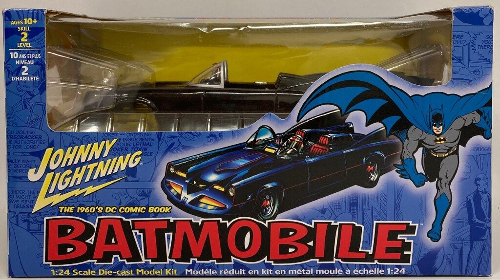 JOHNNY LIGHTNING DIE CAST MODEL KIT BATMOBILE / THE 1960S DC