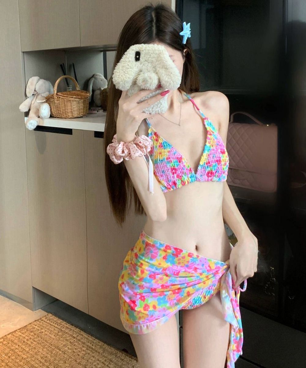 日本倉庫即納】 花柄 ビキニ 4点セット セパレート水着 - メルカリ