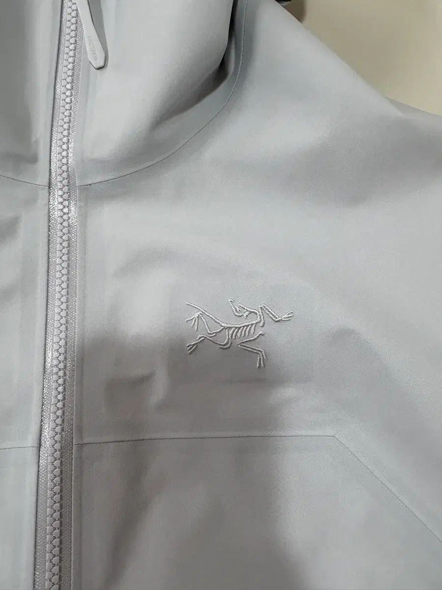 アークテリクス ベータ ジャケット レディース ソリチュード s ポップ