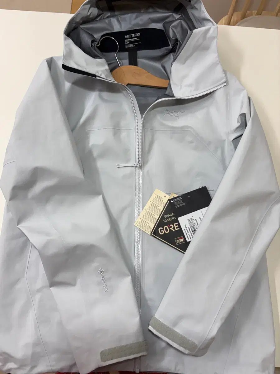  アークテリクス ベータ ジャケット レディース ソリチュード s ポップ その他 アウター