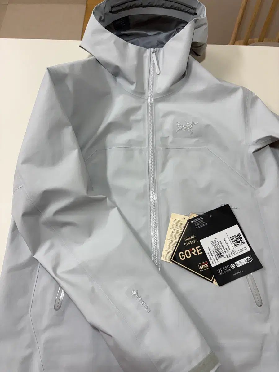 アークテリクス ベータ ジャケット レディース ソリチュード s ポップ