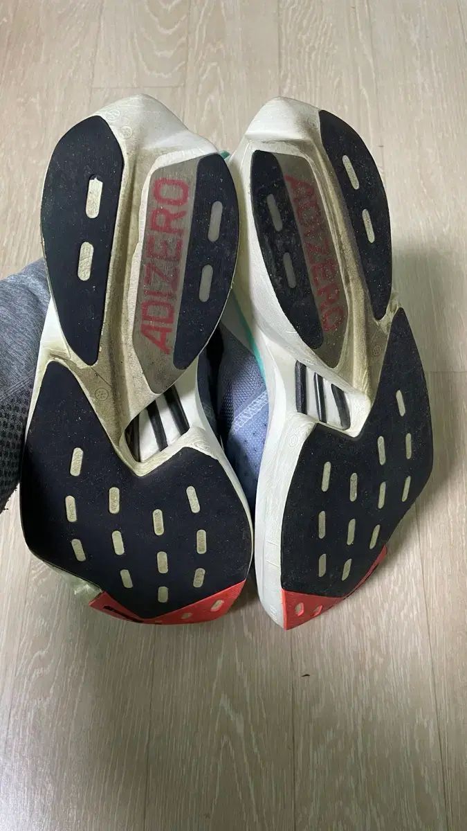 アディダス アディゼロ