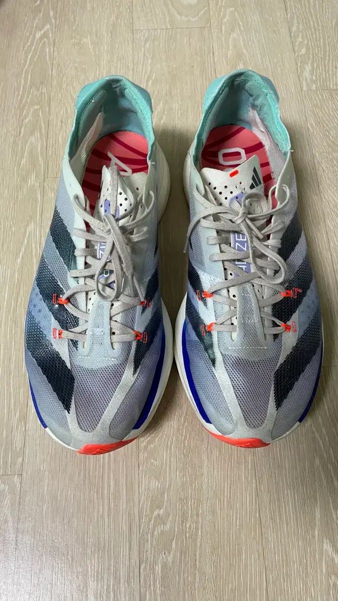  アディダス アディゼロ アディオスプロ3 ランニングシューズ 280 オーロラ インク 緊急用キット タープ 登山靴 トレッキングシューズ アウトドアシューズ