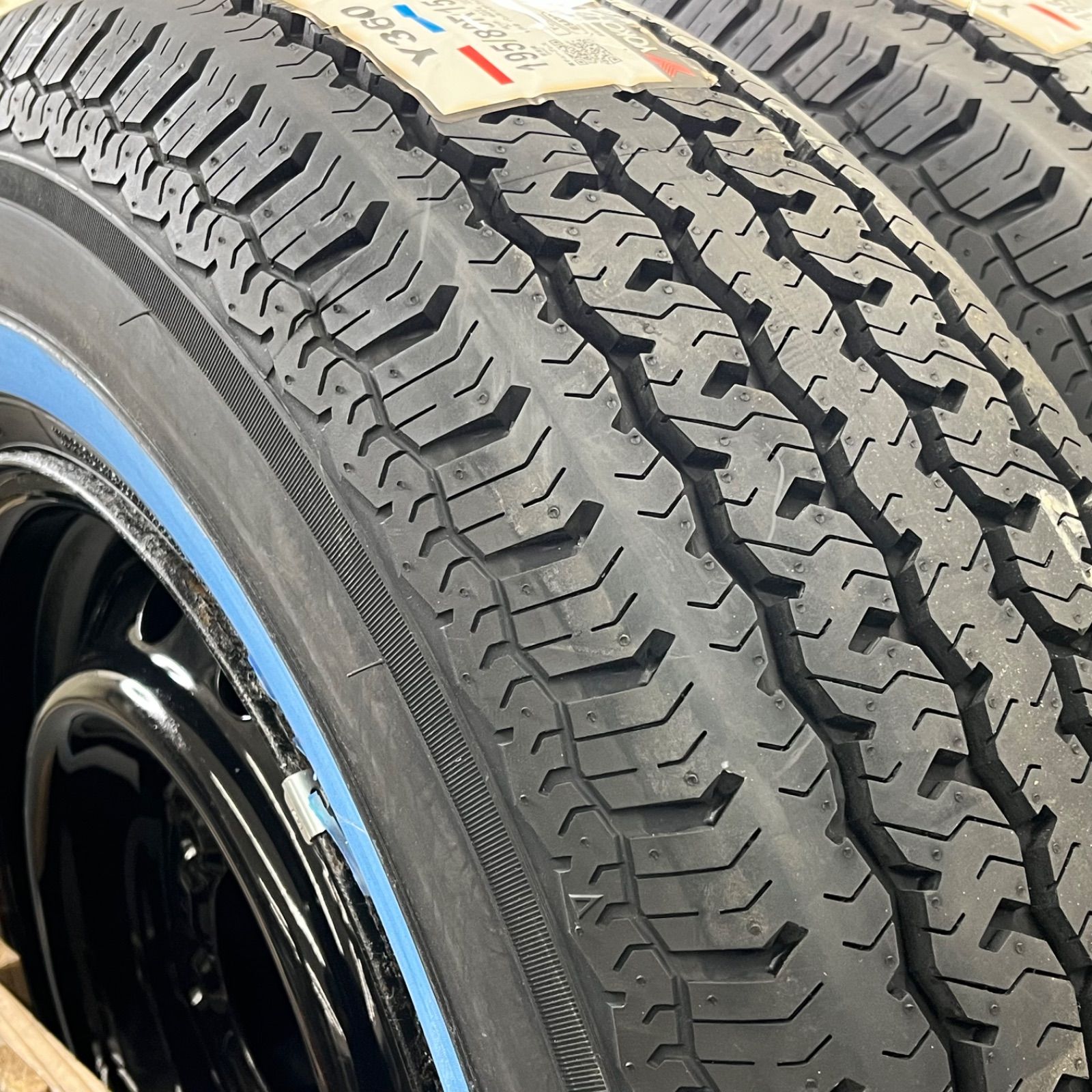 25年製 新品タイヤ 195/80R15C 108/106S ヨコハマ Y360 日産 