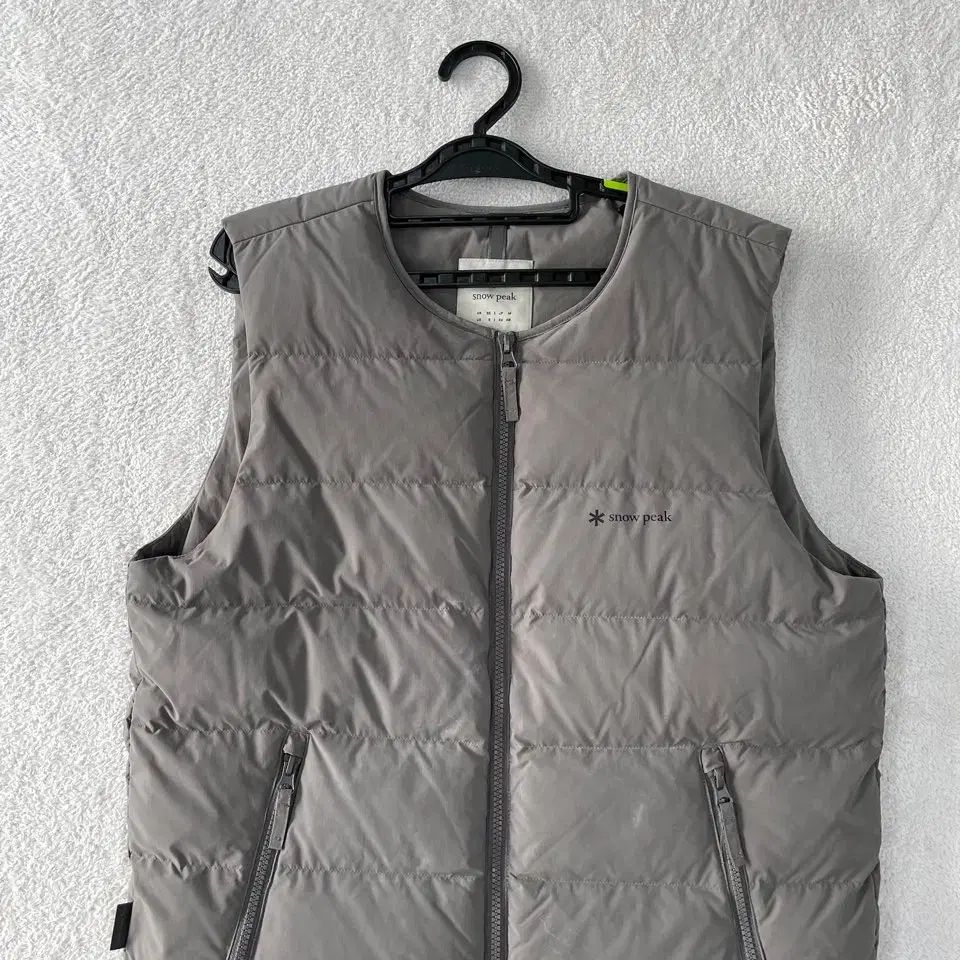 Snow Peak メンズ ダウンベスト 95 M - メルカリ