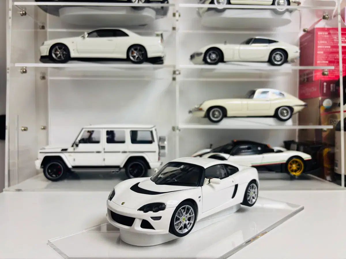 1:18 オートアート ロータス ヨーロッパS 白 - メルカリ