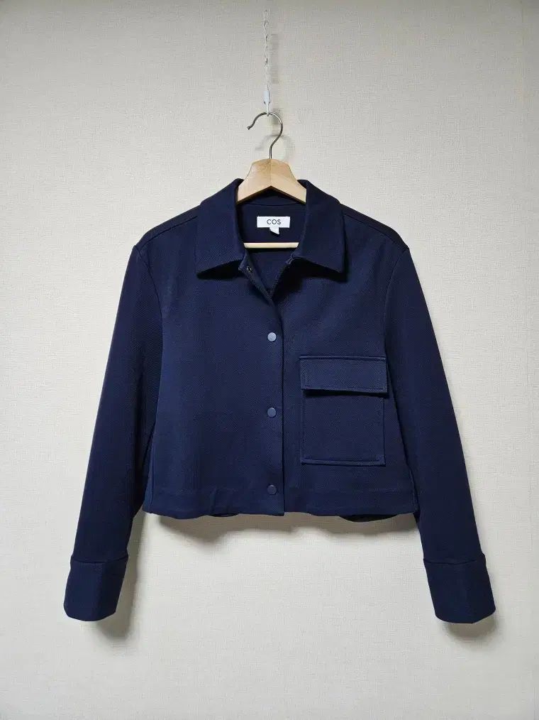 COS コス ネイビークロップド ツイル ジャケット Sサイズ - メルカリ