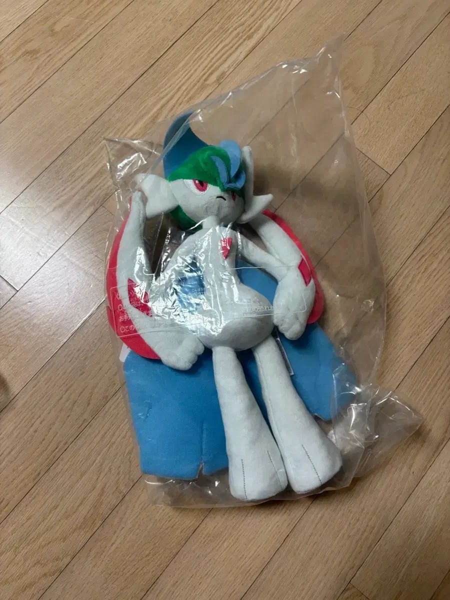 ポケモンセンター メガ エルレイド ぬいぐるみ - メルカリ