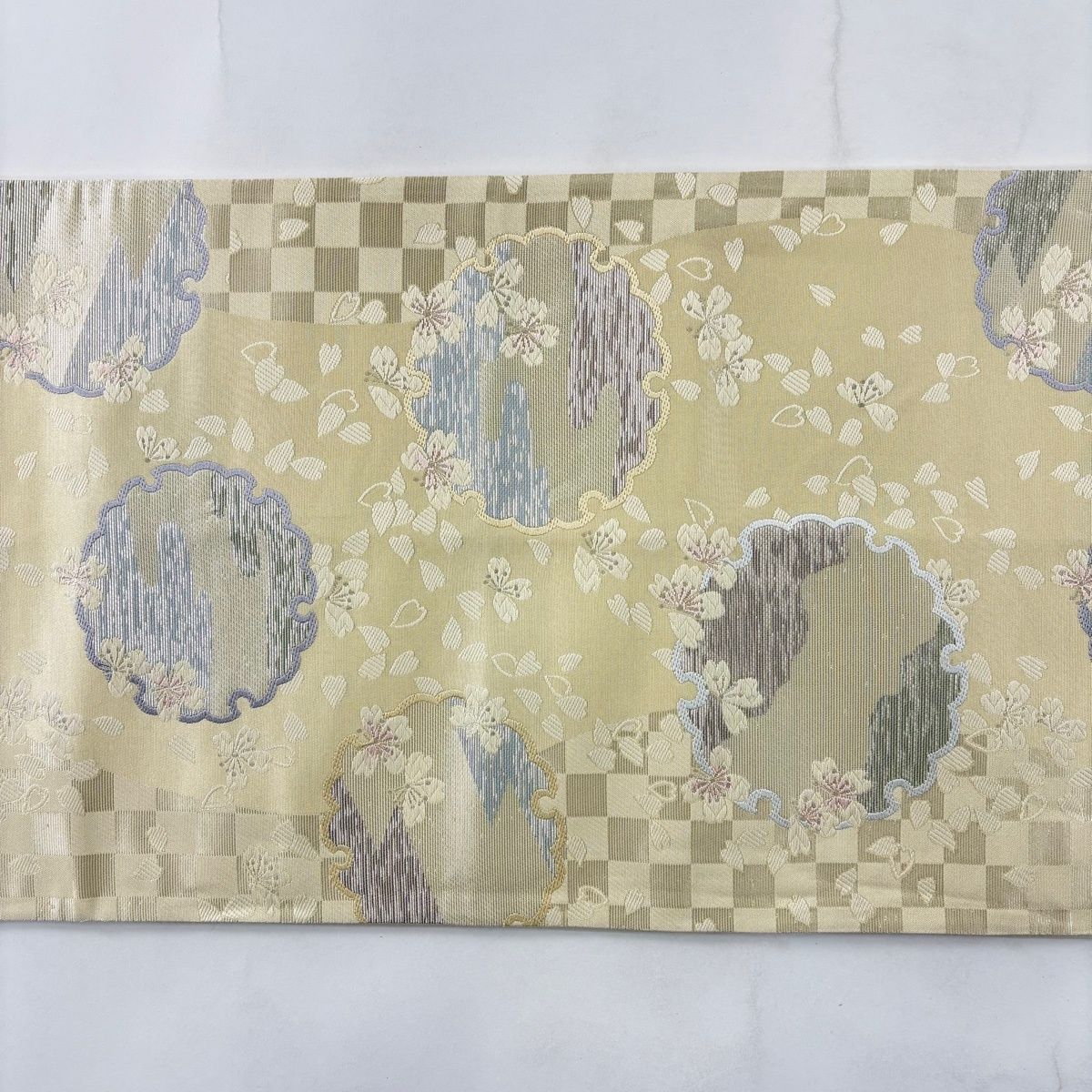 袋帯 秀品 雪輪 桜 刺繍 箔 ベージュ 六通 正絹 【中古】 - メルカリ 袋帯 秀品 雪輪 桜 刺繍 箔 ベージュ 六通 正絹 【中古】 - メルカリ