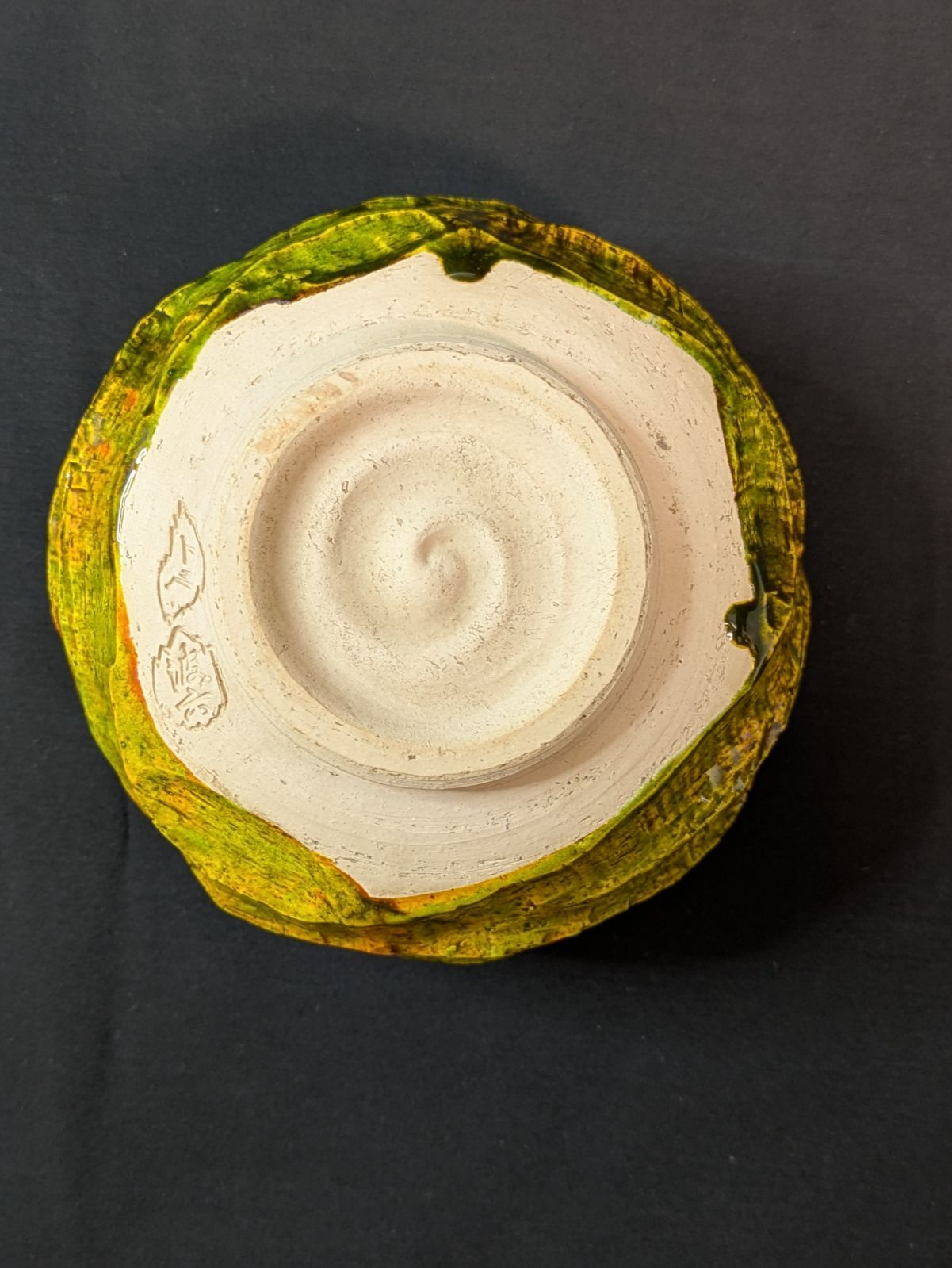 砥部焼 友澤波六作 錦手抽象彩色茶碗 共箱付属 手捻り造形 高さ7.3cm