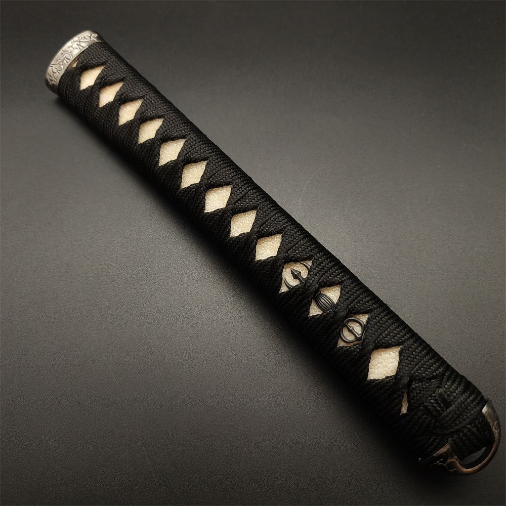 日本刀柄 唐草縁頭 三鈷杵目貫 mbz19 日本刀装具 新品 全長約26CM 本鮫