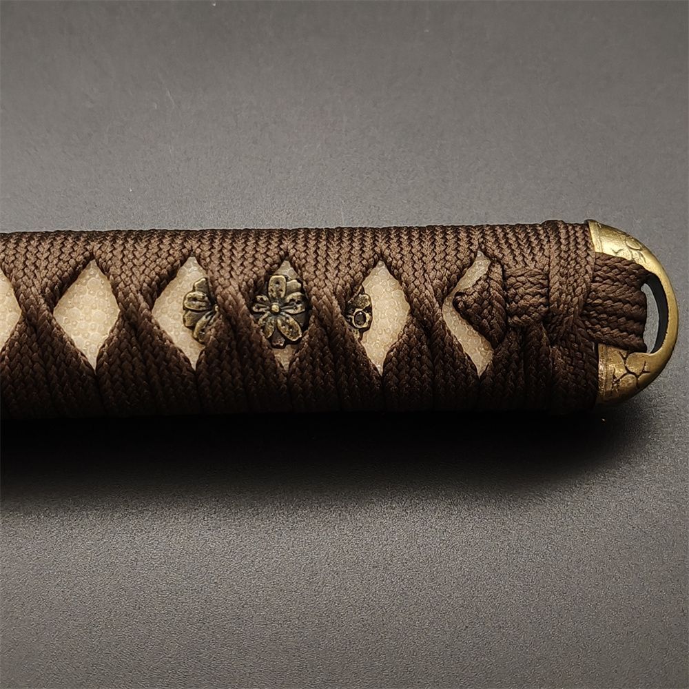 日本刀柄 唐草縁頭 桜目貫 mbz21 日本刀装具 新品 全長約26CM 本鮫皮