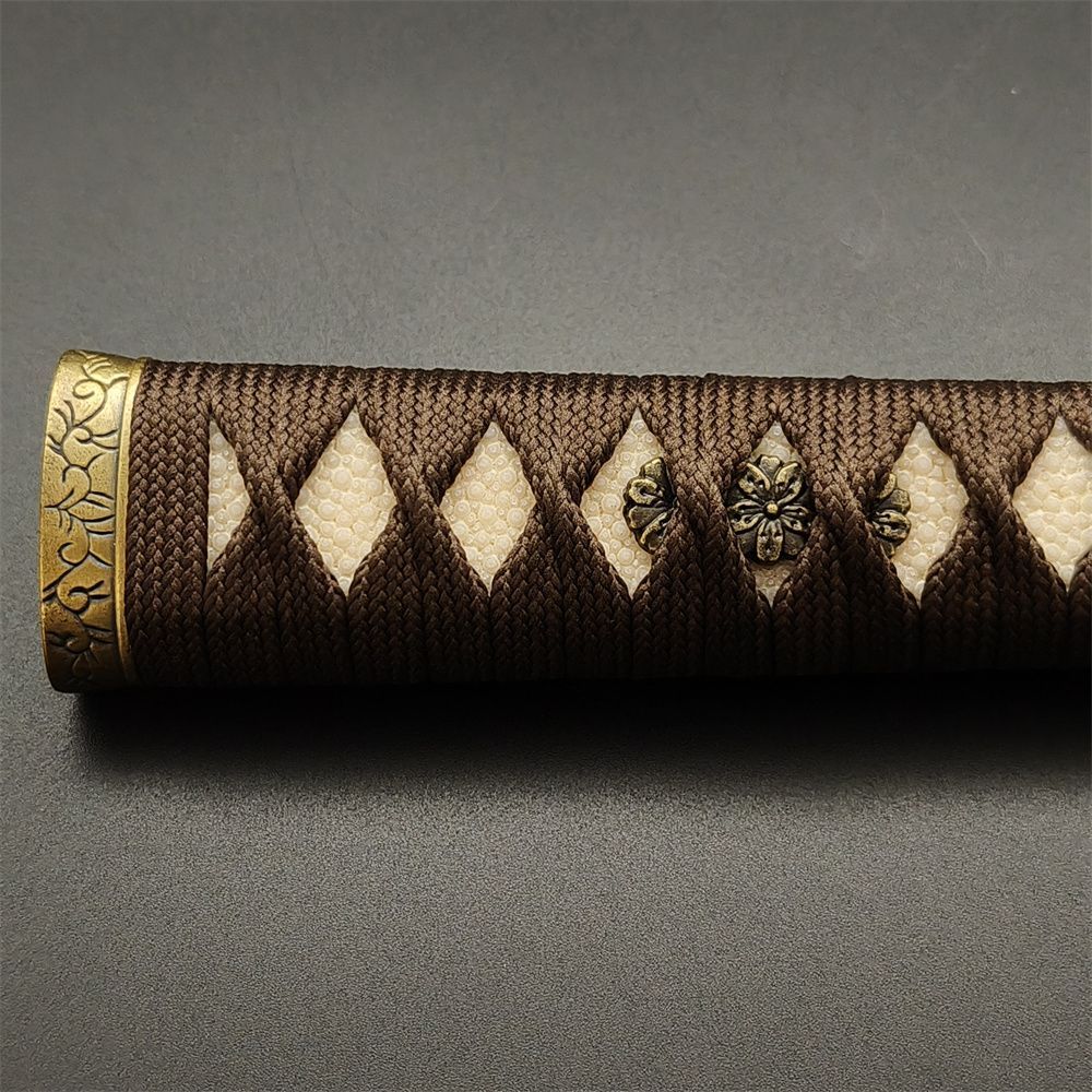 日本刀柄 唐草縁頭 桜目貫 mbz21 日本刀装具 新品 全長約26CM 本鮫皮