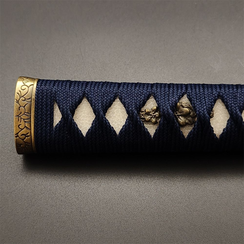 日本刀柄 唐草縁頭 桜目貫 mbz22 日本刀装具 新品 全長約26CM 本鮫皮