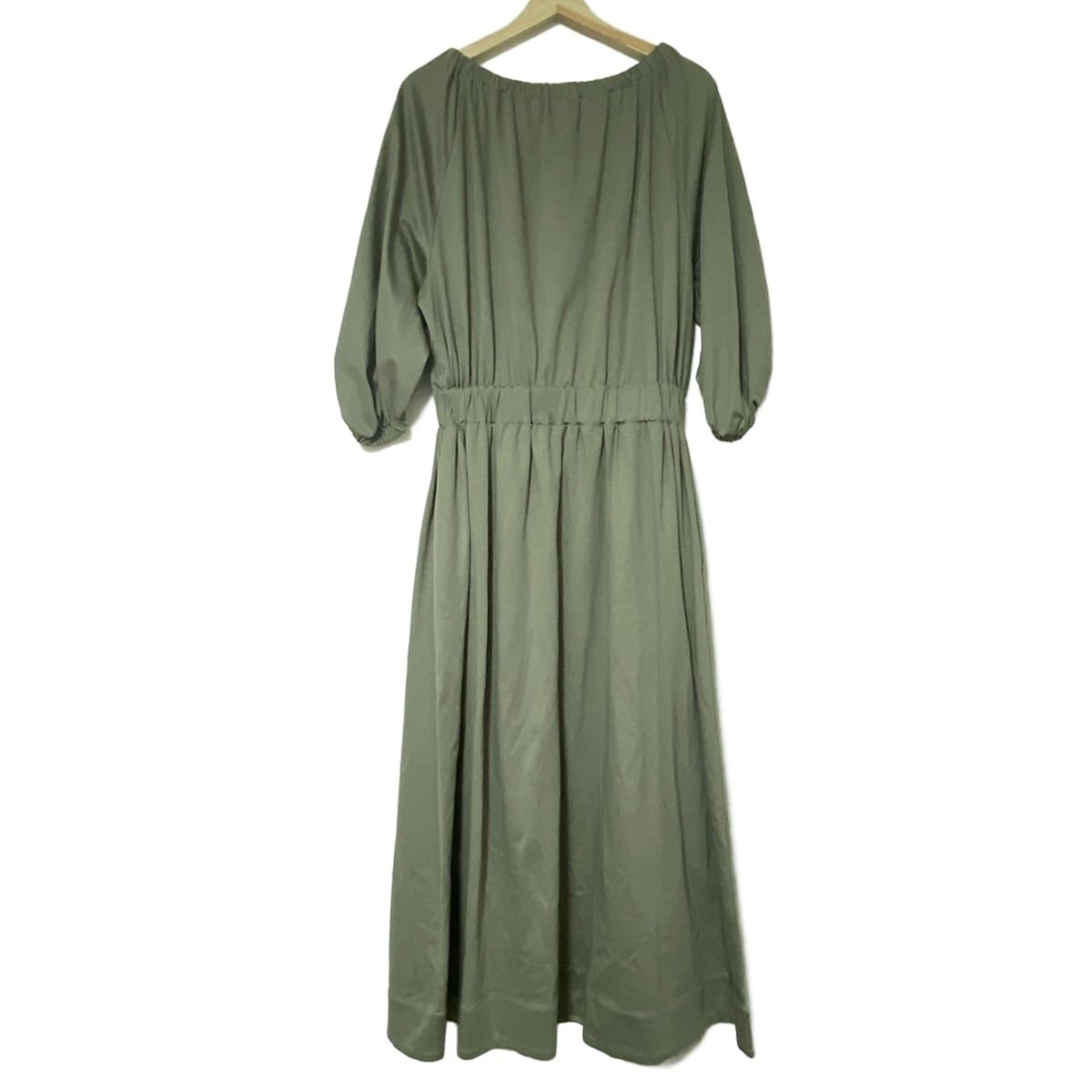 ebure(エブール) ワンピース サイズ38 M レディース美品 - カーキ 七分