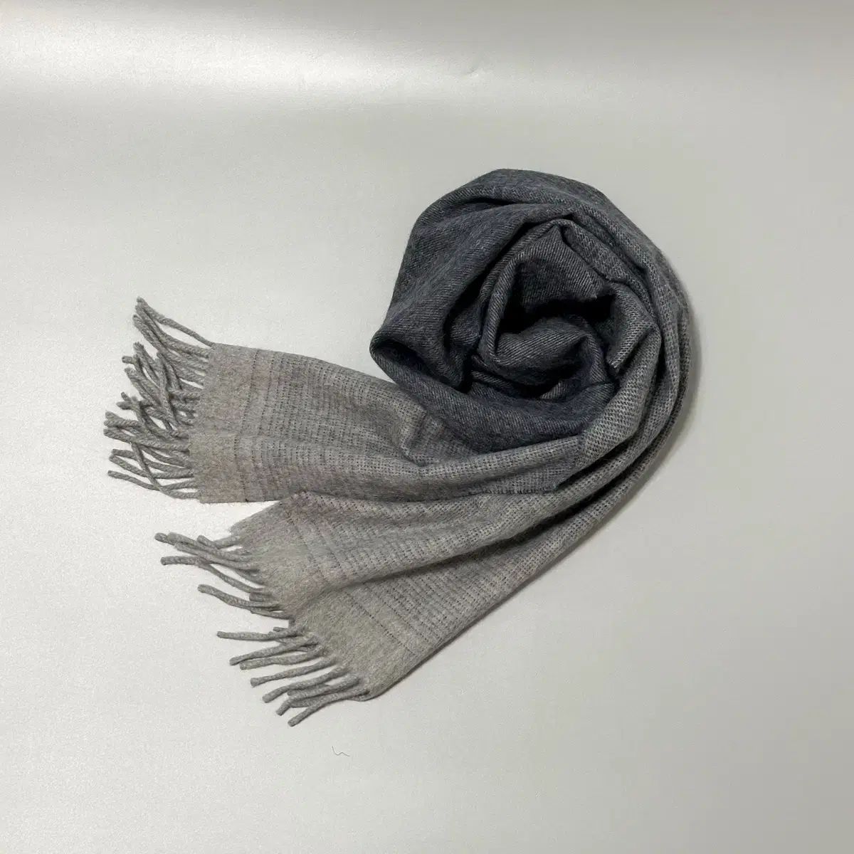 Drakes ドレイクス ネイビー＆グレー グラデーション マフラー - メルカリ