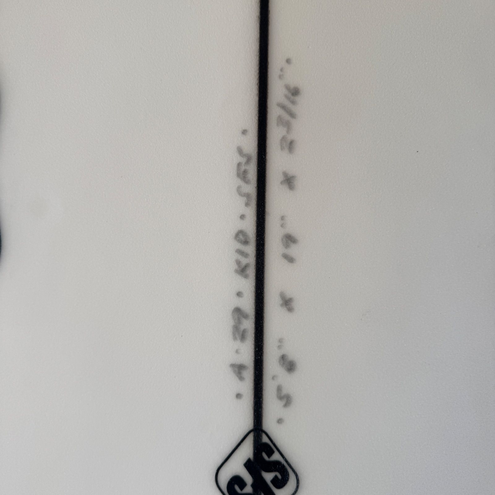 美中古 TOKORO トコロ サーフボード 5'8 SFS 25.8L ブラックレール PU