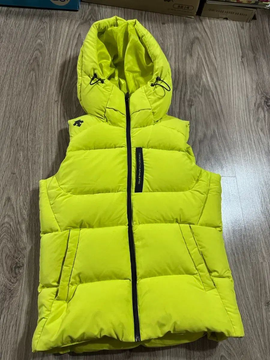DESCENTE レディース ダックダウンベスト S (85) - メルカリ
