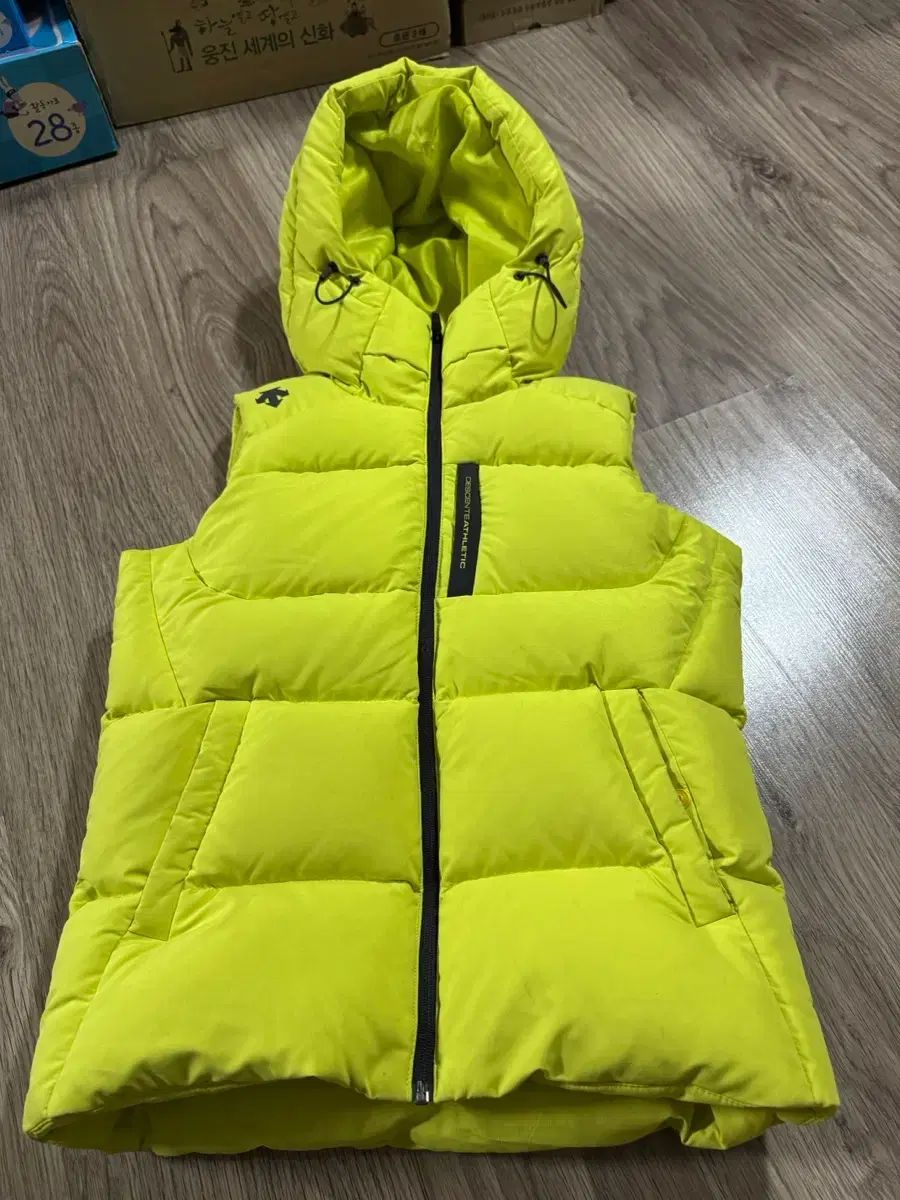 DESCENTE レディース ダックダウンベスト S (85) - メルカリ