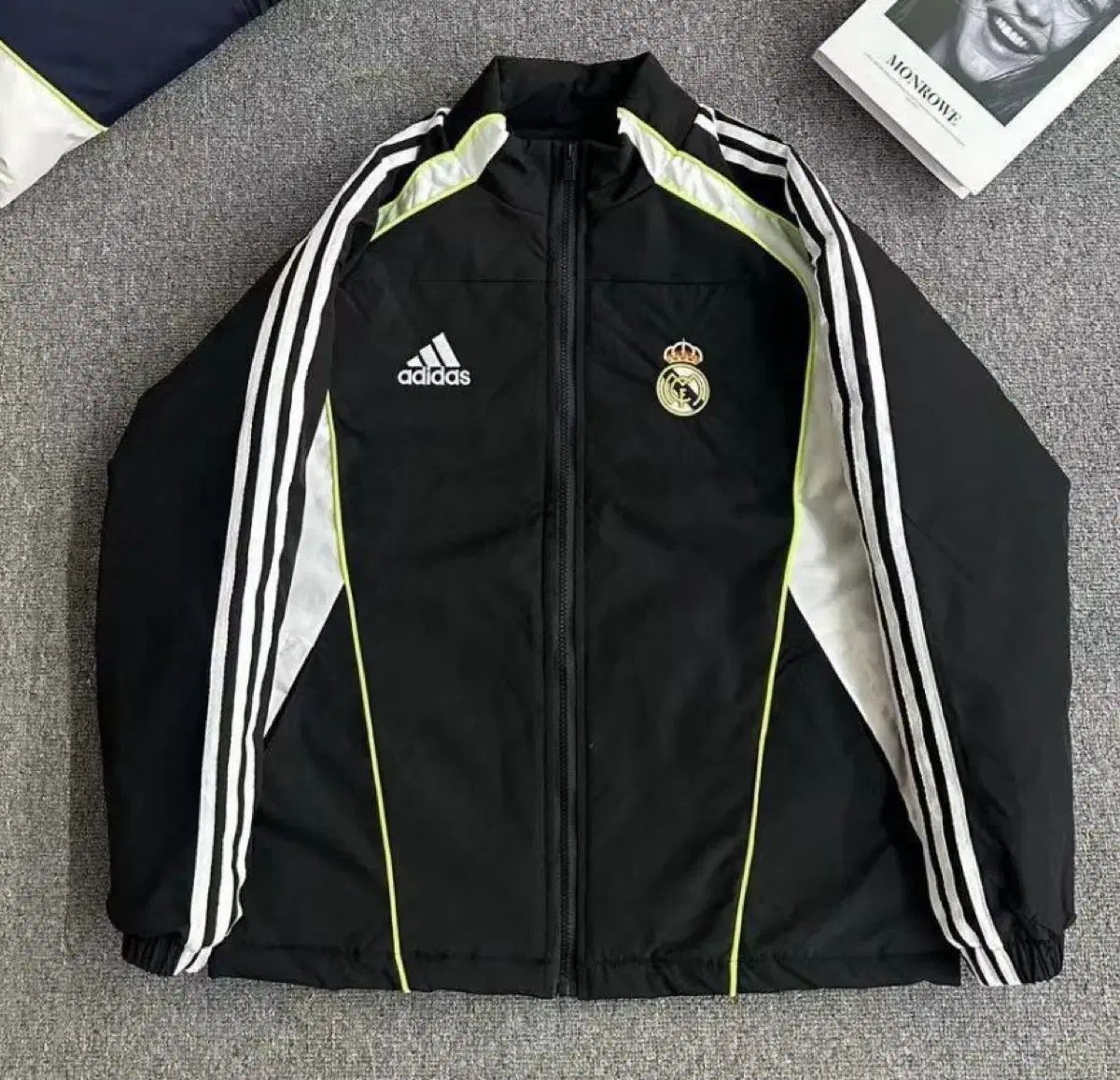 アディダス レアルマドリード トラック ジャケット ダウン - メルカリ