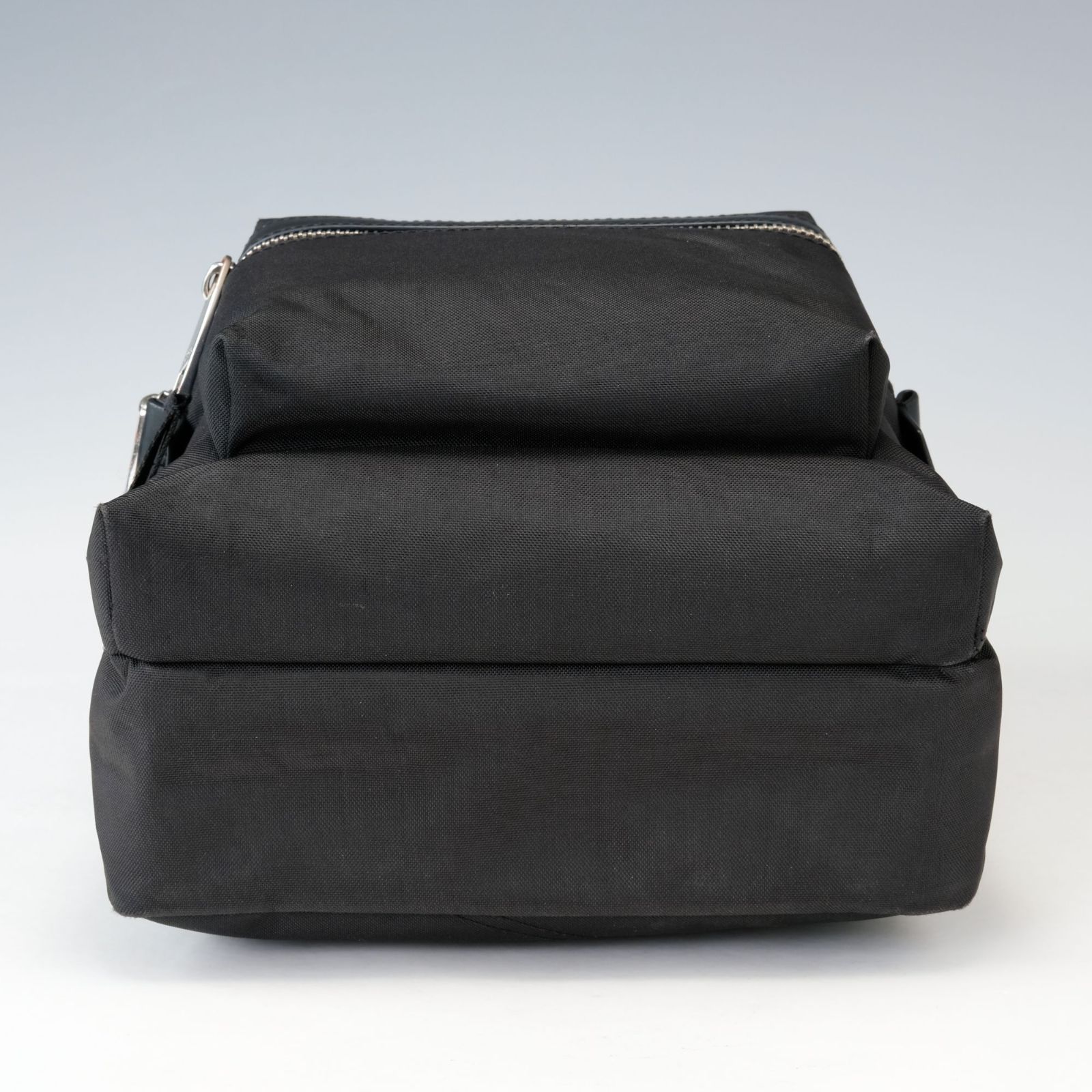 希少】MARC JACOBS マークジェイコブス ミニ リュック 黒 ナイロン