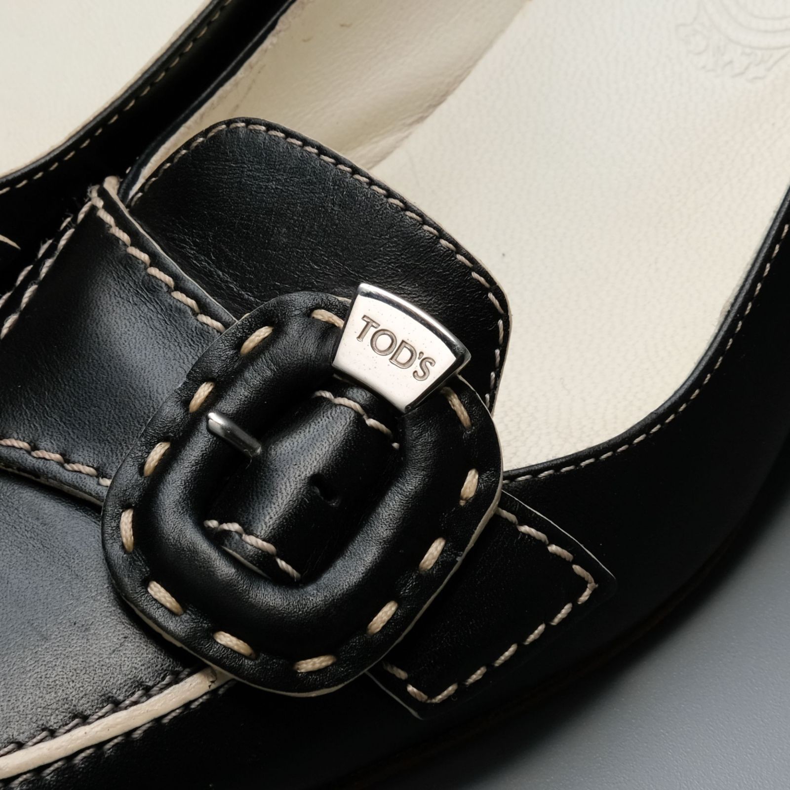 大人気モデル】トッズ TOD'S パンプス ステッチ ローヒール ポイン