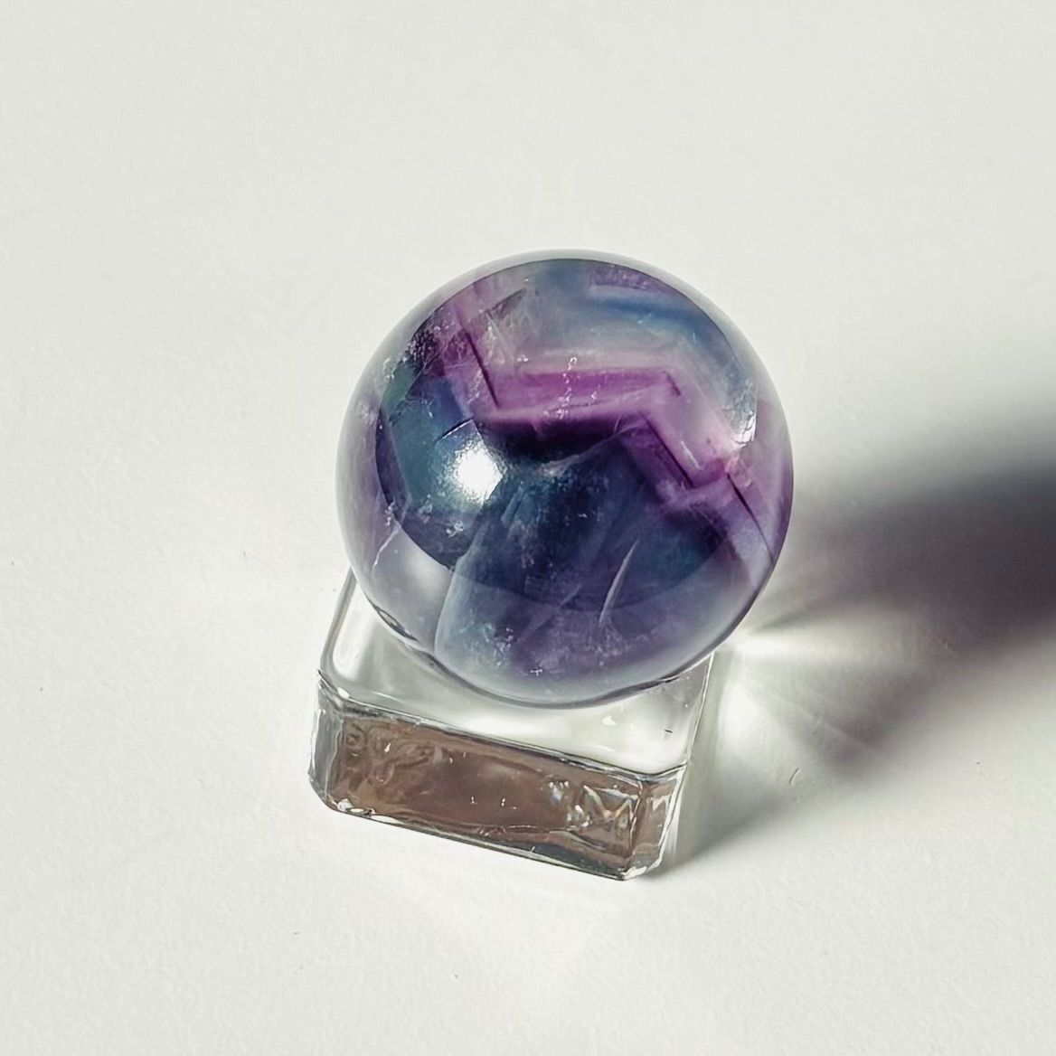 【天然石】スフィア　ファントム　フローライト③ ファントム キャンディフローライト スフィア - メルカリ