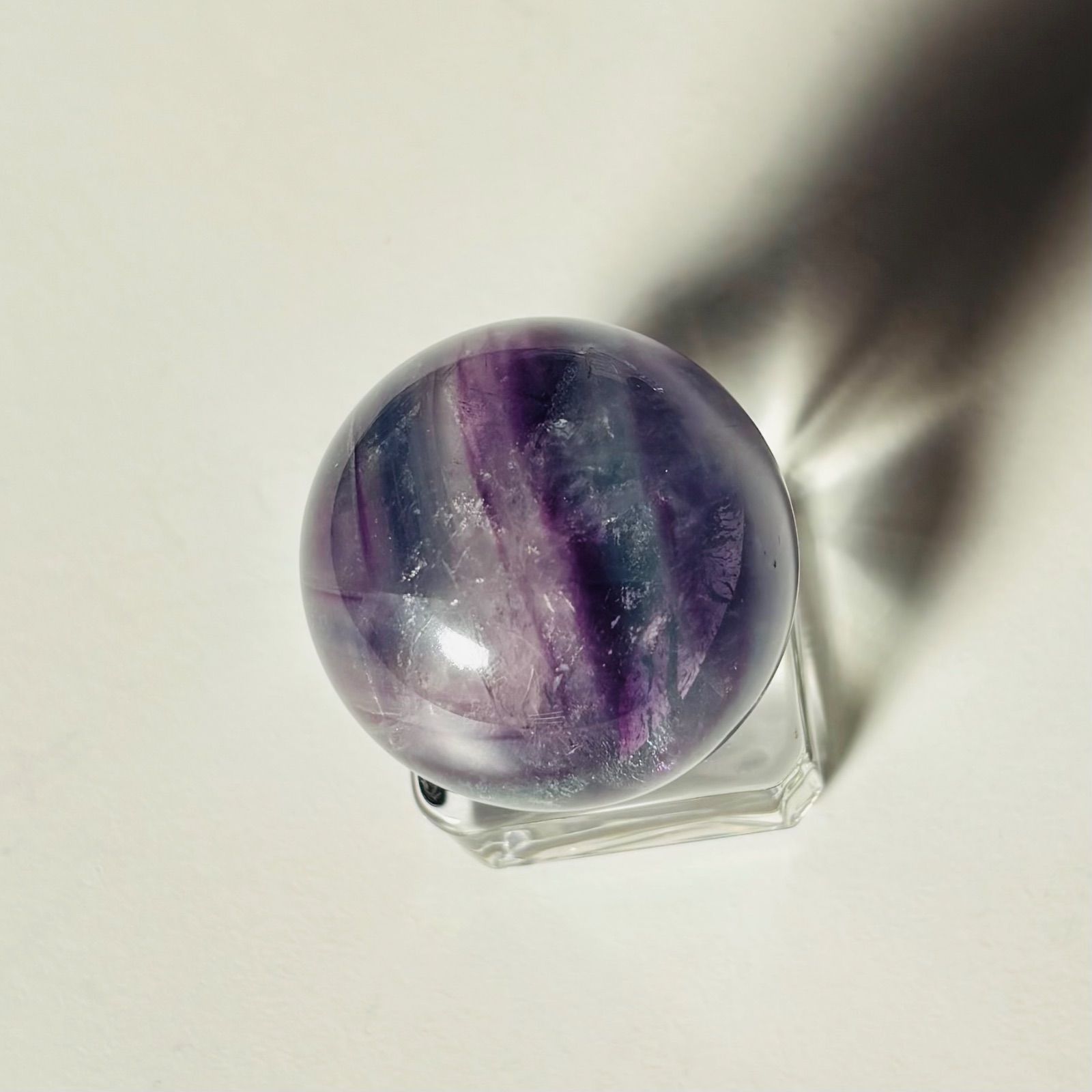 【天然石】スフィア　ファントム　フローライト⑤ ファントム キャンディフローライト スフィア - メルカリ