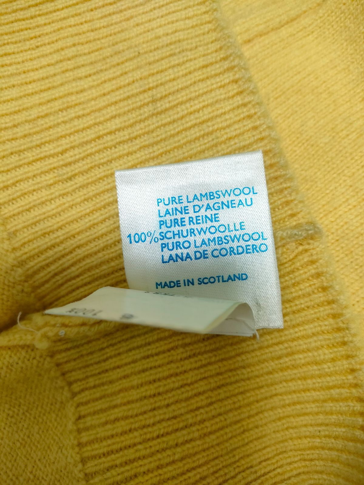Burberrys】ラムウールベスト（イエロー）スコットランド製 - メルカリ