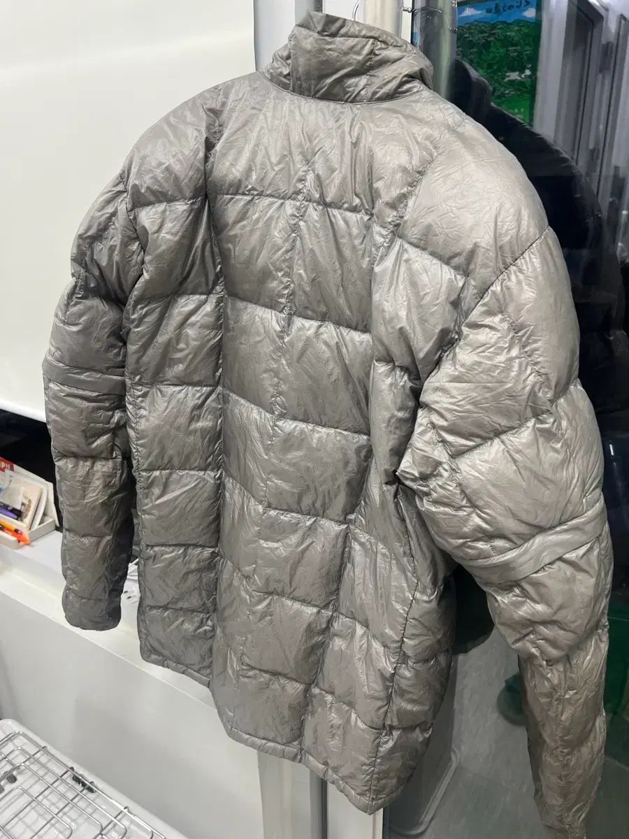 ダウン ジャケット