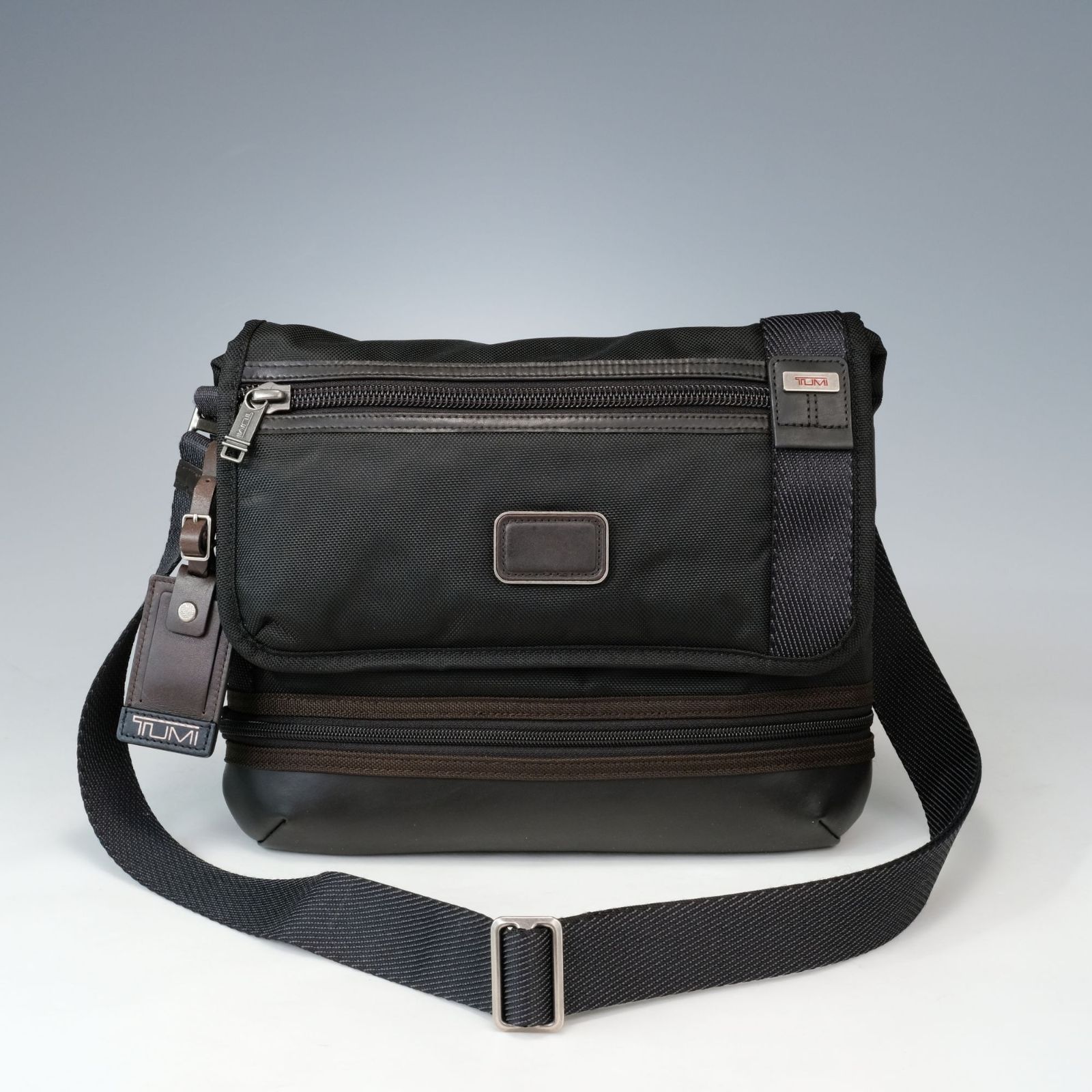 美品】TUMI ショルダーバッグ メッセンジャーバッグ スクエア 22371HKH