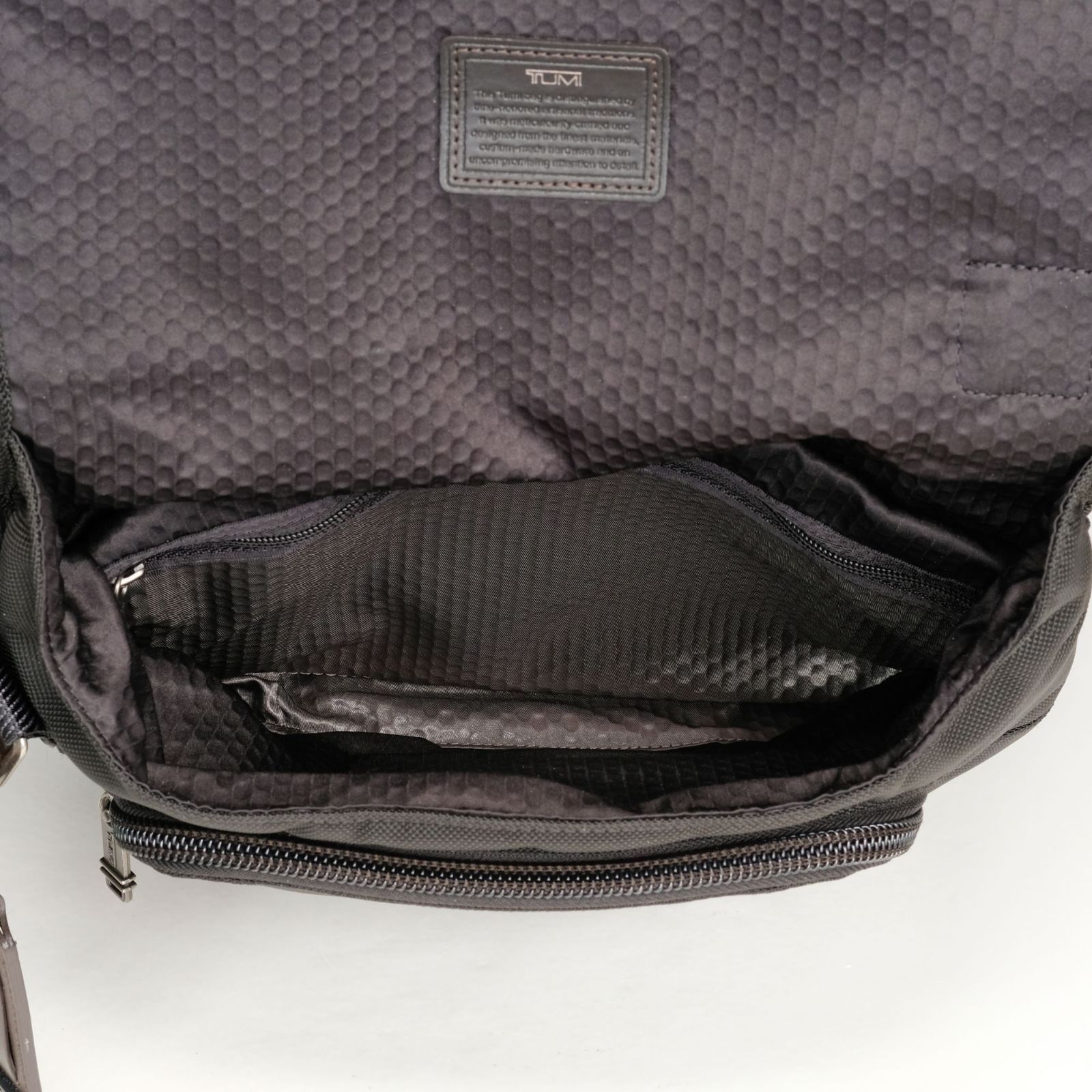 美品】TUMI ショルダーバッグ メッセンジャーバッグ スクエア 22371HKH