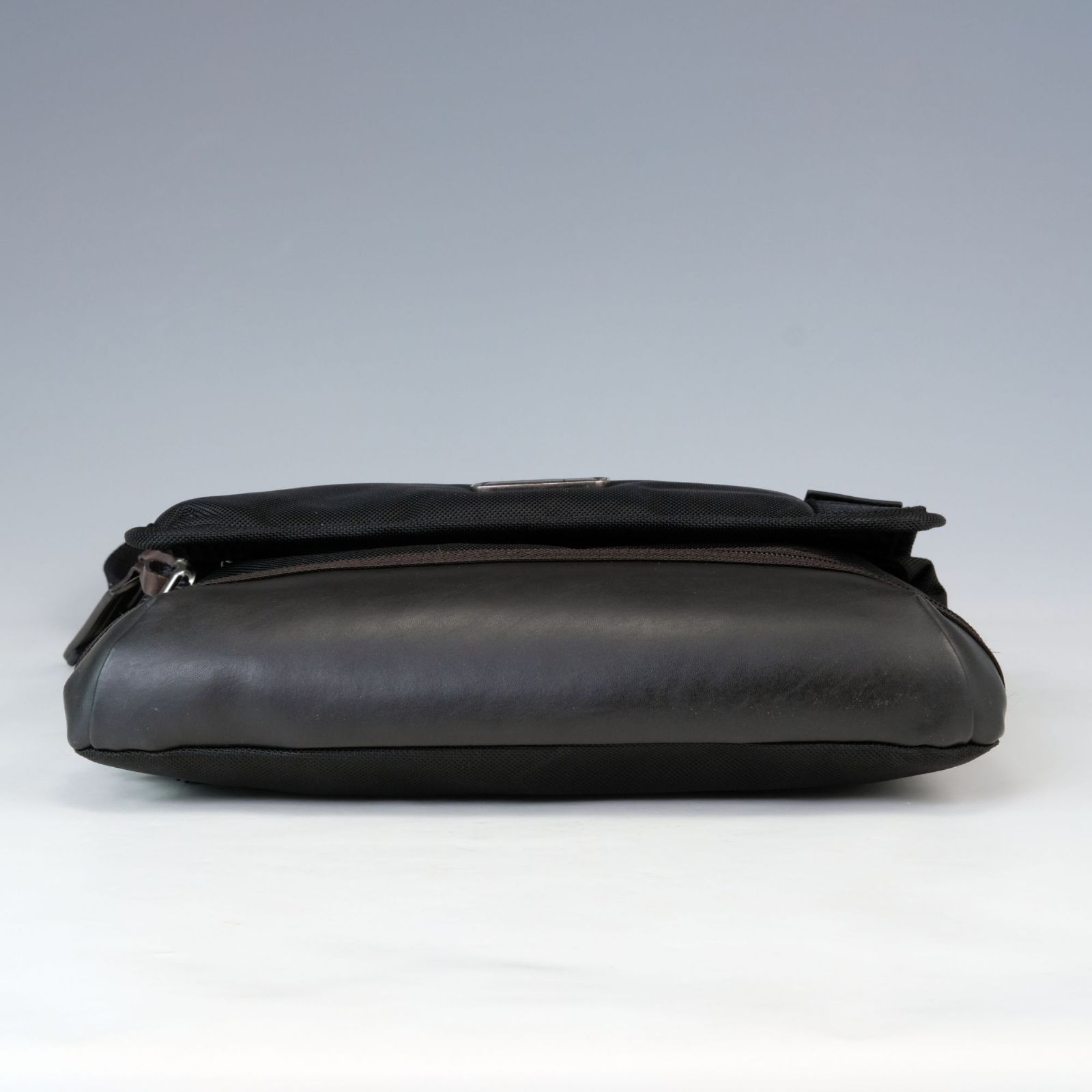 美品】TUMI ショルダーバッグ メッセンジャーバッグ スクエア 22371HKH