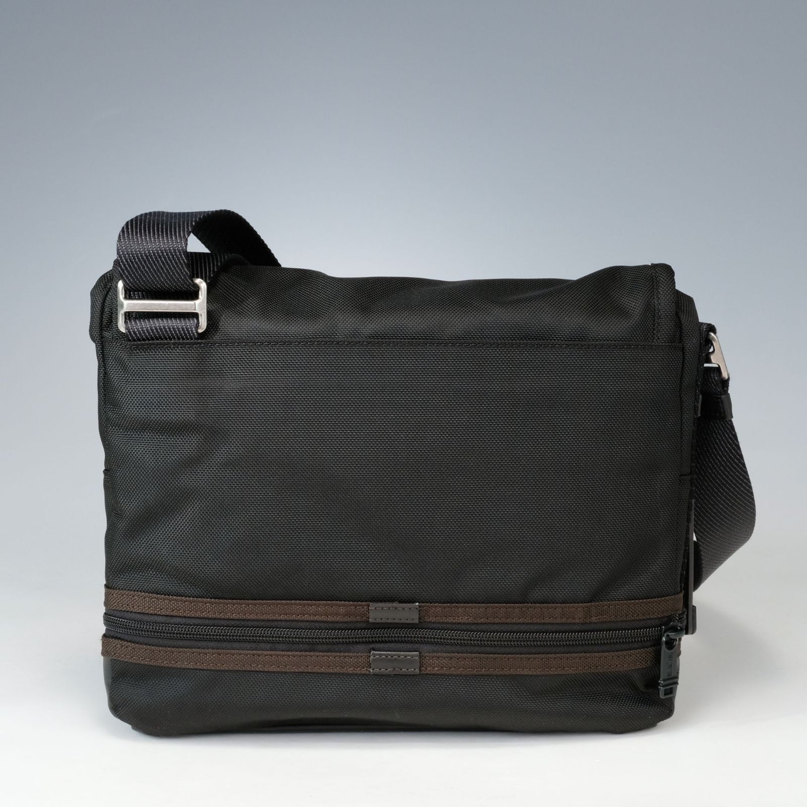 ⭐︎値下げ【美品】TUMI ブラック メッセンジャーバッグ 22371HKH 美品】TUMI ショルダーバッグ メッセンジャーバッグ スクエア 22371HKH